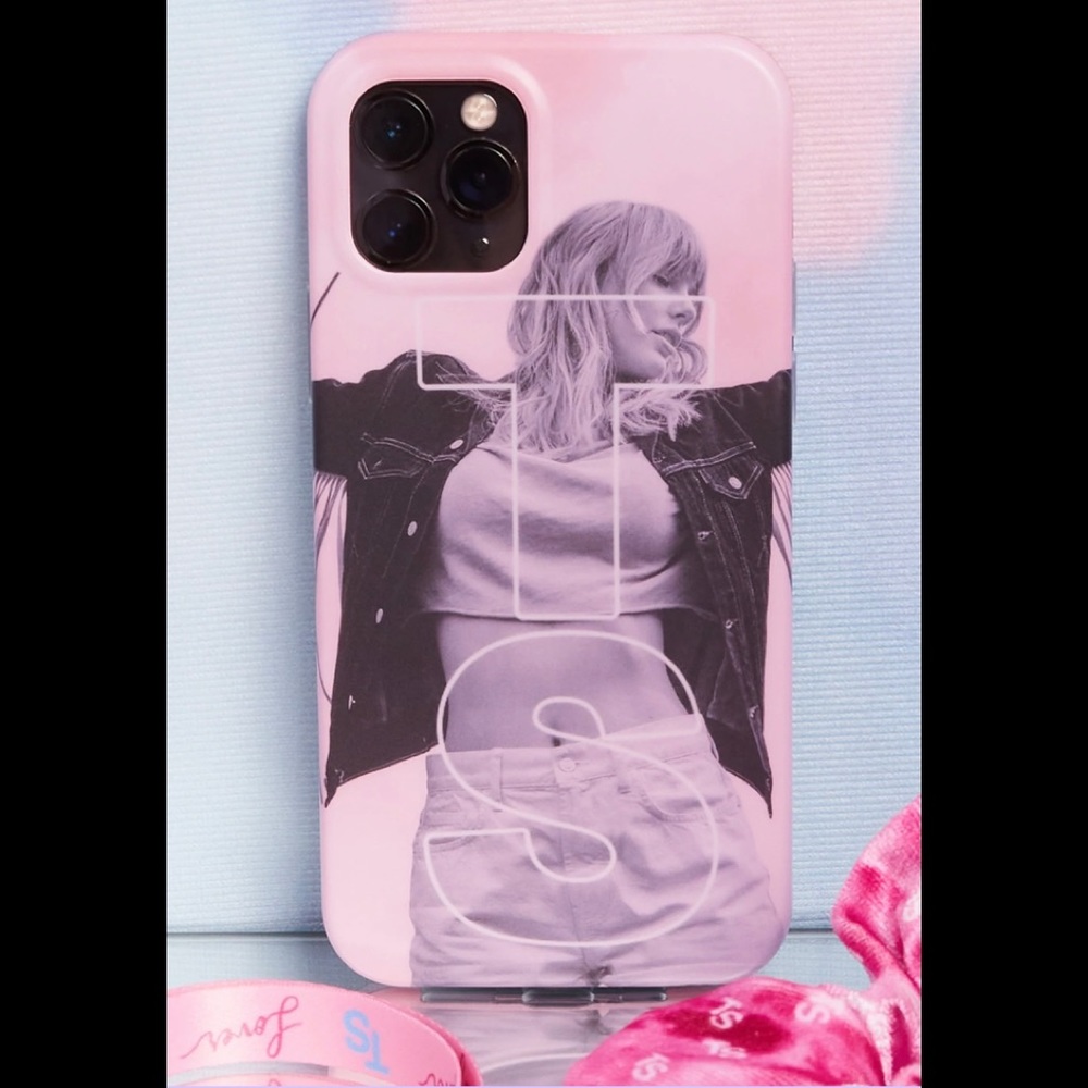 NWT Taylor Swift Lover iPhone cover